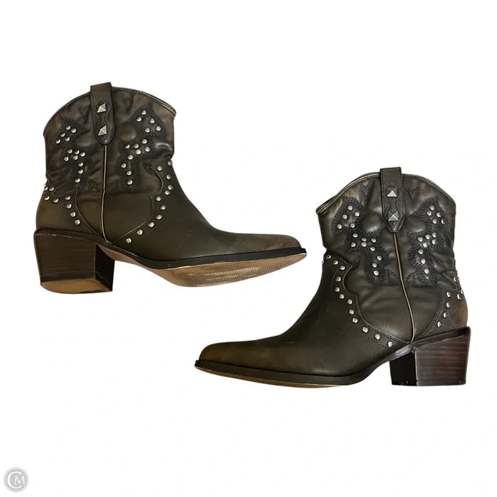 Boots Ankle Heels By b-52 by bullboxer In Black & Silver, Size: 9