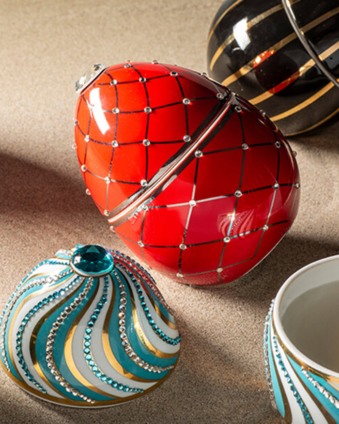 Candle in Ceramic Egg BOIS DE ROUSSIE 450gr White Silver Stripes 6.5 diam. x 7.48 in