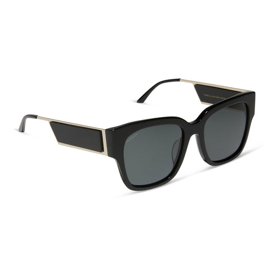 diff eyewear isabella square sunglasses with a black frame and grey polarized lenses angled view