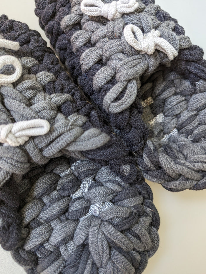Large | Knit up-cycle slippers 2023-L21 [Large] - Heiwa Slipper