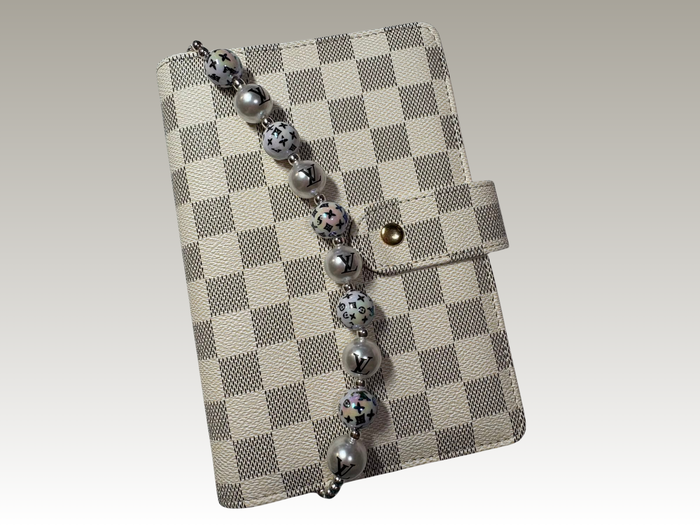 Louis V | Binder Chain Charm | Fits A6 Binders