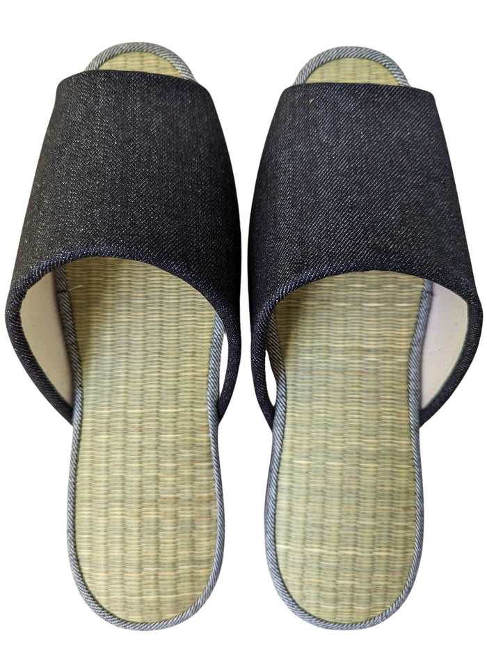 Medium / Colors vary slightly