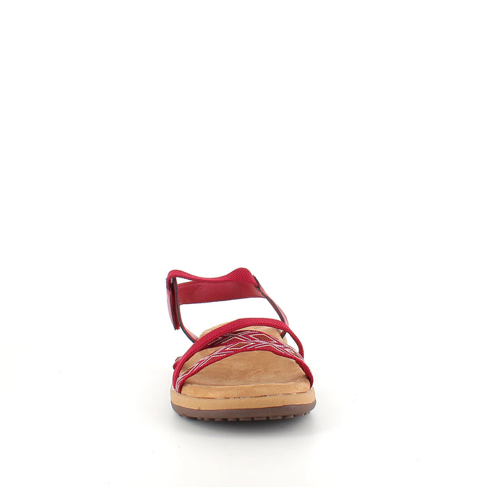 Röd sandal med elastiska remmar och kardborre – feminin och flexibel
