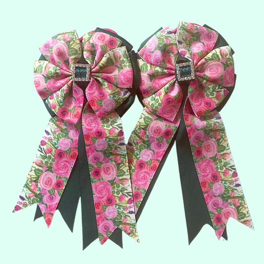 🤩 Show Bows: Piles of Peonies