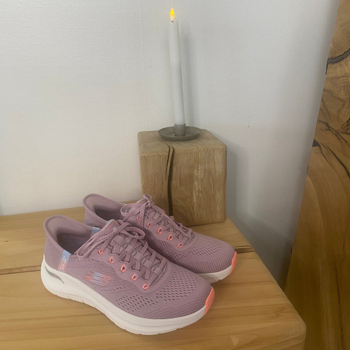 Skechers Slip-ins med Arch Fit – lavendelsneaker