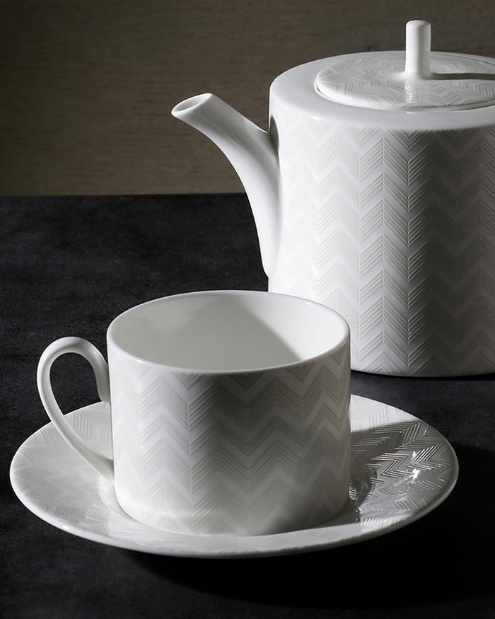 Tea Cup & Saucer ZIG ZAG Set of 2 in Luxury Box White diam. 3.3", H 2.3", cap. 7.5 oz, Saucer diam. 6"