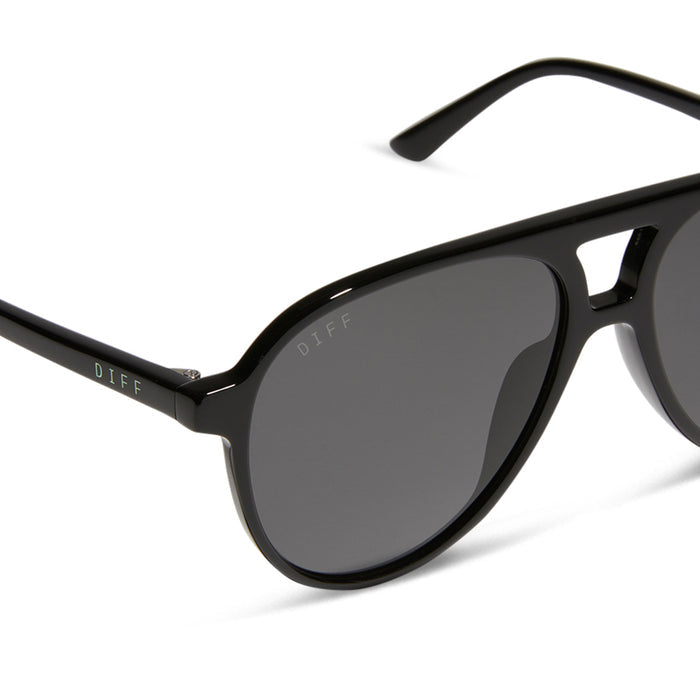 diff eyewear featuring the tosca ii aviator sunglasses with a black frame and grey polarized lenses detailed view