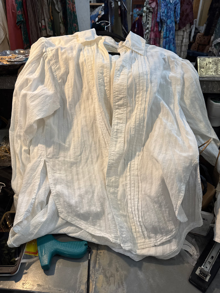 TUXY VIBES SHIRT
