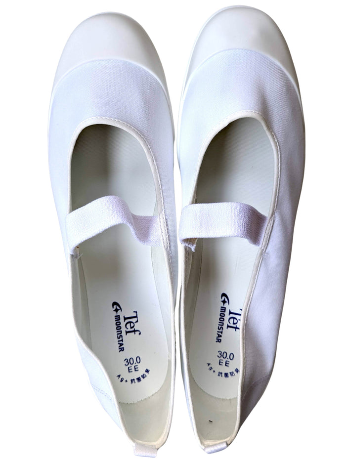 White Japanese indoor shoes (uwabaki)