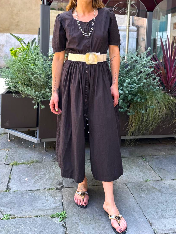 Vestito marrone con bottoncini lungo