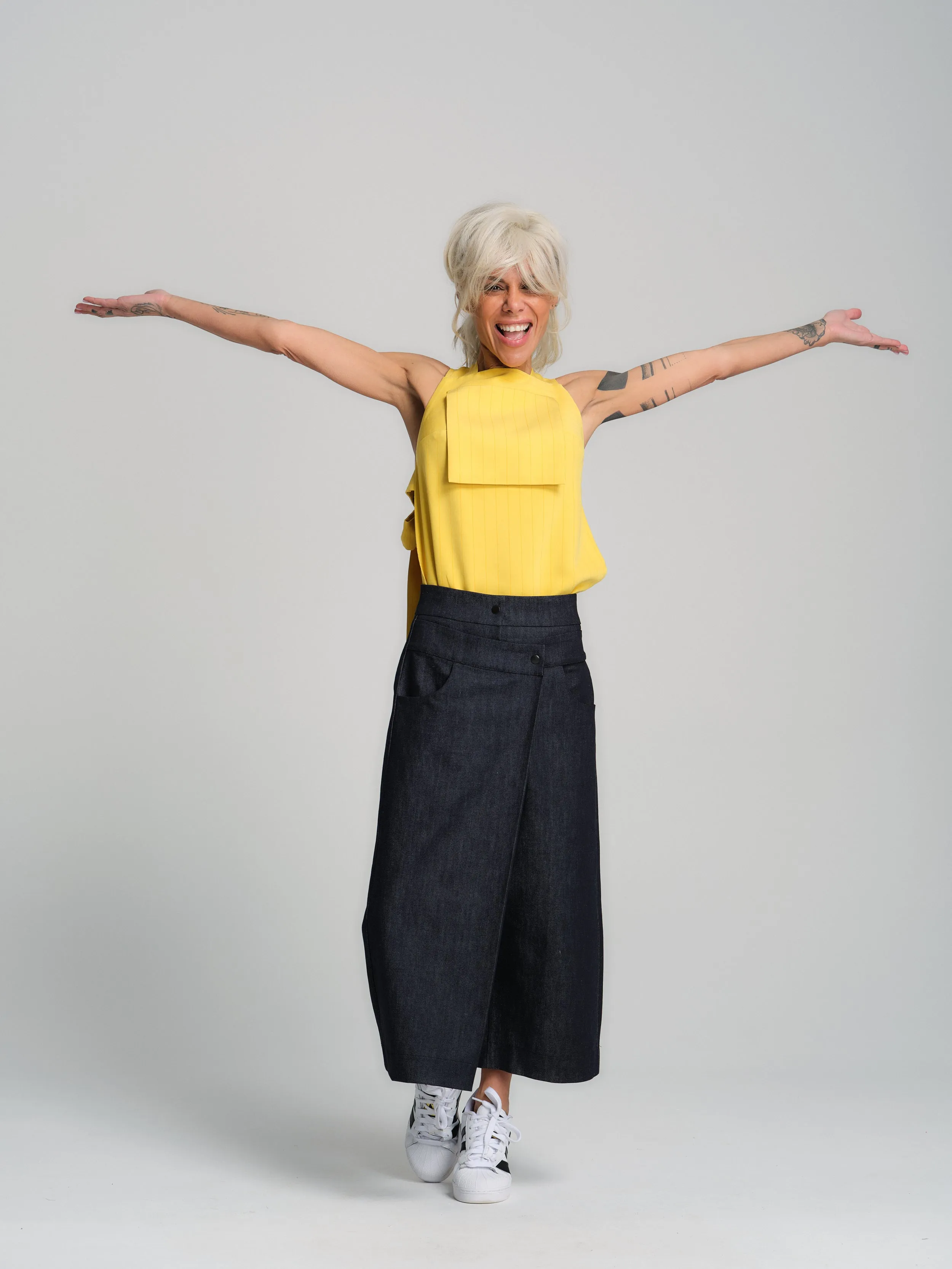 Cropped Barrel Jeans